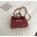 Ostrich pattern women's shoulder bag retro Kelly handbag daily commuting messenger bag style - Red