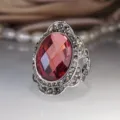 Vintage grote rode kristal cocktailring met sprankelende strass steentjes voor vrouwen - Maat 6 / Zirconia Ingelegd / Fuchsia