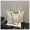 White pleated tote bag for women, large capacity casual shoulder and handbag for daily commuting. - Without Cloud Pendant / White