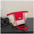 Sac cabas tressé en paille bicolore pour femme, grand sac bandoulière de trajet avec bordure rouge. - Rouge