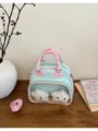 Hellblaue und rosa transparente Itabag Wolken Umhängetasche mit süßen Plüschtieren Detail. - Mit Anhänger / Grün Und Rosa