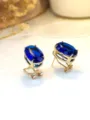 Eleganti orecchini dorati con splendide pietre ovali blu scuro ideali per donne e ragazze. - Oro KC Blu