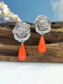 Orecchini pendenti vintage a rosa argentata con ciondoli a goccia color arancione vivo. - Stile Goccia d'Acqua Rosso Corallo / Argento