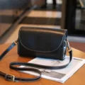 Sac bandoulière en cuir noir sac rétro élégant sac à épaule décontracté pour les femmes - Noir