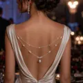 Elegantes Kristall Perlen Rückenkettendetail für elegante rückenfreie Hochzeitskleider. - Zweilagiger Strass Künstliche Perle Stil (T4) / Gold