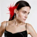 Atemberaubende rote Feder Perlen Ohrkappe mit Quaste Ohrringe fur Damen Party Schmuck. - Nur Linkes Ohr / Rot