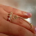Goldfarbener Strass Kettenring Mode einzigartiges Design ins Stil verstellbarer Ring Damen - Kettenglied Ring Design / Gold