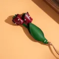 Pendentif voiture tulipe en cuir fait main, joli porte-clés fleur de sac pour femmes - Rouge