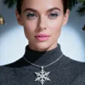 Elegante hohle Schneeflocken Halskette mit Strass, stilvolle Kette fuer elegante Partys. - Einlagige Schneeflocke / Gold
