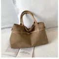 Borsa tote in camoscio rétro da donna, grande borsa a spalla con fibbia e doppi manici. - Kaki