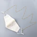 Delicaat kanten mondmasker met gouden kraaltjeskettingdetail voor stijlvol dagelijks gebruik. - bal ketting / 70CM Pakket