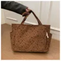 Braune Cord Shopper Tasche mit süßem Schleifen Print, große lässige Schultertasche. - Schleife Braun