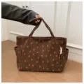 Braune Kord-Tragetasche mit rotem Erdbeer-Druck, große lässige Schultertasche für Damen. - Erdbeere Kaffee