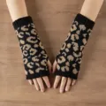 Damen Strick Leopardenmuster fingerlose Handschuhe Armwärmer gemütliches Winteraccessoire. - Schwarz