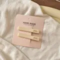 Set di due fermagli per capelli in acetato minimalisti, eleganti accessori per capelli da 4.7cm. - 2 Pezzi/Set / Beige