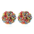 Vue rapprochée détaillée de boucles d'oreilles boules rondes géométriques en perles de cristal. - Couleur 2 (EA0926)