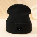Gorro de punto negro otoño invierno con tierno estampado de gato, gorro cálido casual. - Negro