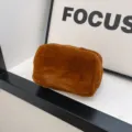 Borsa cosmetica in peluche marrone, morbida pochette per trucco, grande custodia portatile. - Colore caramello