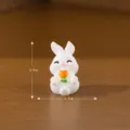 Petite figurine lapin en résine ornement de bureau mignon carotte lapin déco bricolage SKU - N° 2 mangeant une carotte