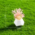 Mini roze koraalplant in witte geometrische pot micro landschap tuinaccessoire 3.3cm groot - Roze