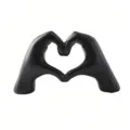 Schwarze Herz Hand Geste Skulptur, moderne minimalistische Deko für romantische Geschenke. - Schwarz