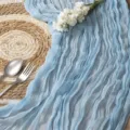 Corsia per tavolo in garza di formaggio azzurro, tessuto boho per festa nuziale. - 90*180cm / Celeste