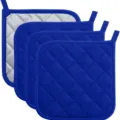 Verdicktes königsblaues gestepptes BaumwollTopflappen-Set mit hitzebeständiger Silberrückseite. - 18*18cm / Saphirblau