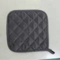 Dunkelgrauer quadratischer gesteppter Topfuntersetzer hitzebeständiger Küchen-Topflappen - 20*20cm / Schwarz