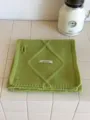 Bufanda de invierno de punto verde para mujer, color liso con botón, cuello cálido y moderno. - Verde amarillento