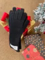 Detailansicht der Damen Winter Touchscreen Strickhandschuhe, weicher Wollstoff Nahaufnahme. - Schwarz