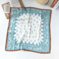 Retro paisley vierkante sjaal, elegante zijdezachte halsdoek voor chique stijldetails. - Karamel