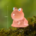 Süße kleine leuchtende Harz Frosch Figur für Mikrolandschaft Dekoration auf dem Tisch - Korallenrosa
