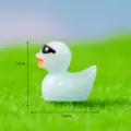 Miniature figurine de canard en résine avec lunettes de soleil micro déco 1.6cm - N° 7 bleu clair