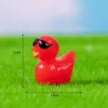 Miniature figurine de canard en résine rouge avec lunettes pour micro décor de mousse. - Rouge grenade n° 13