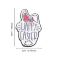 Primer plano de broche esmaltado conejito de Pascua, lindo pin metálico con texto festivo. - Linda Forma de Conejo