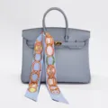 Borsa in pelle classica con elegante nastro di sciarpa twilly stampata sul manico design chic - Blu Reale