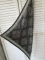 Retro Paisleymuster Dreiecktuch, eleganter schwarz-weißer Print, vielseitiges Mode-Accessoire. - 125x63cm (E412) / Schwarz (E412)