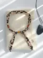 Retro Leo-Print Seidentuch Halskette mit Holzperlen, Nische Design Pullover Kette. - Leopard Khaki