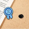 Blue Enamel Award Ribbon Pin Badges Funny Quote Brooch Cute Lapel Pins for Clothing - Doing My Okayest Style (A18-1-726)