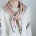 Bufanda de punto rosa para mujer, chal pequeño elegante y cálido, detalle de moda. - 130x35cm / Rosa