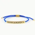 Braccialetto regolabile in corda intrecciata blu con barra metallica dorata incisa. - Oro/Blu Reale