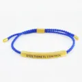 Bracciale intrecciato in acciaio inossidabile con barra curva e testo inciso ideale. - DIOS TIENE EL CONTROL (B240303002) / Oro/Blu Reale