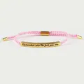 Bracciale in corda intrecciata rosa con barra incisa dorata e citazione motivazionale. - Oro/Rosa