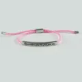 Bracciale regolabile intrecciato rosa con barra metallica incisa citazione di moda - Argento/Rosa