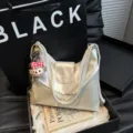 Retro metallic tote shoulder bag for women, large capacity daily commuter crossbody bag. - With Pendant / White