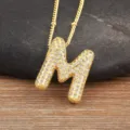 Collana con ciondolo lettera M a bolla in zircone micro-pave oro per gioielli donna - Lettera M