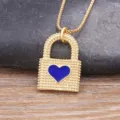 Charmant collier avec pendentif cadenas en forme de cœur doré et émail bleu élégant. - Bleu foncé