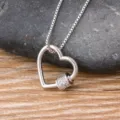 Collier pendentif serrure mousqueton cœur argenté avec fermoir vis en zircone cubique. - Argent