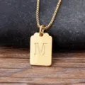 Minimalista collana con ciondolo quadrato lettera M in rame placcato oro 18K per donna - Lettera M