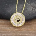 Collana in ottone placcato oro con ciondolo lettera P e zirconi cubici luminosi. - Lettera P